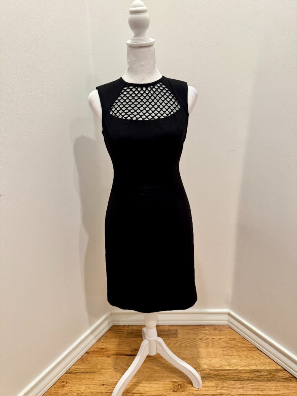 Calvin Klein Black Lattice Neckline Sleeveless Sheath Dress size 2P NWOT